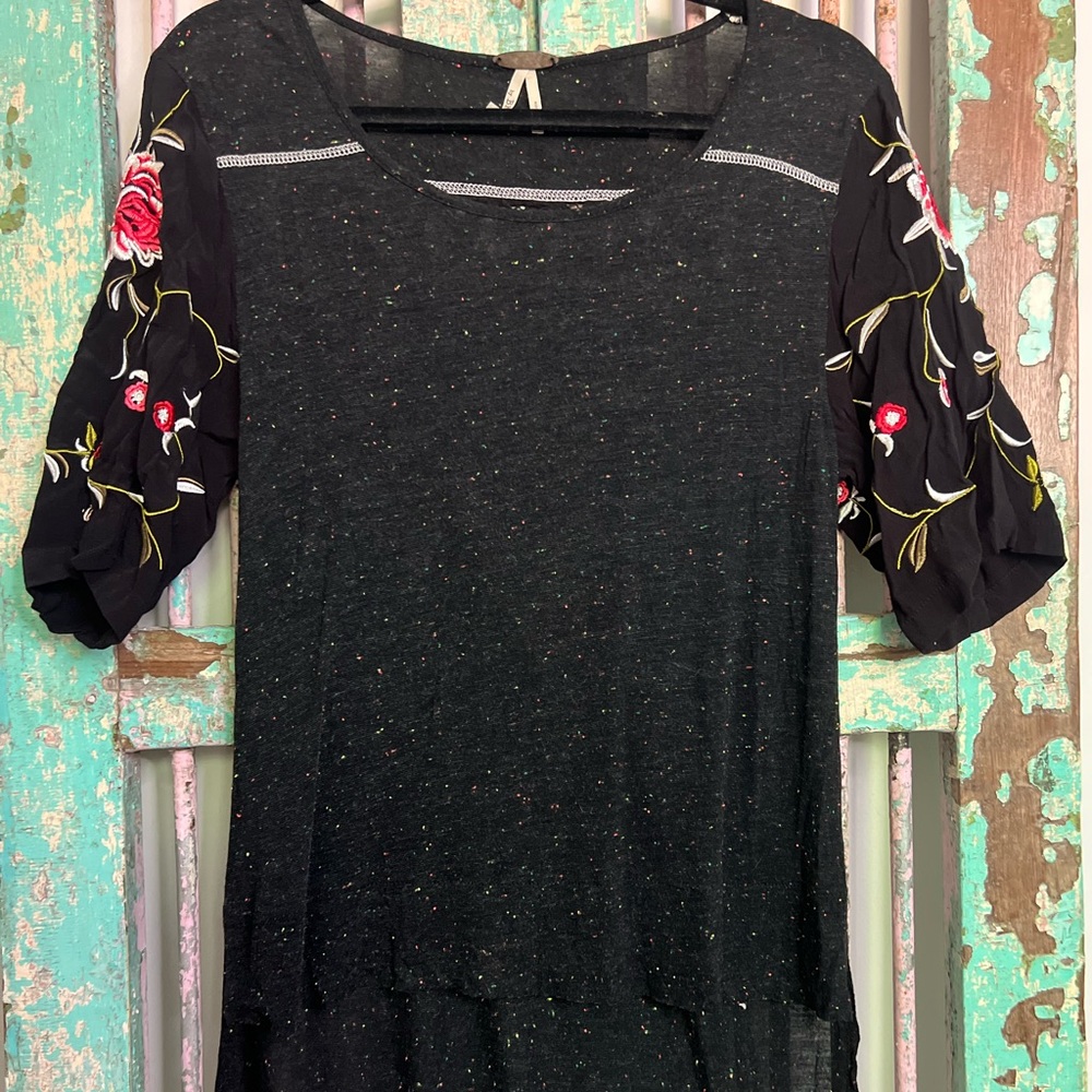 Buckle BKE Embroidered Tee